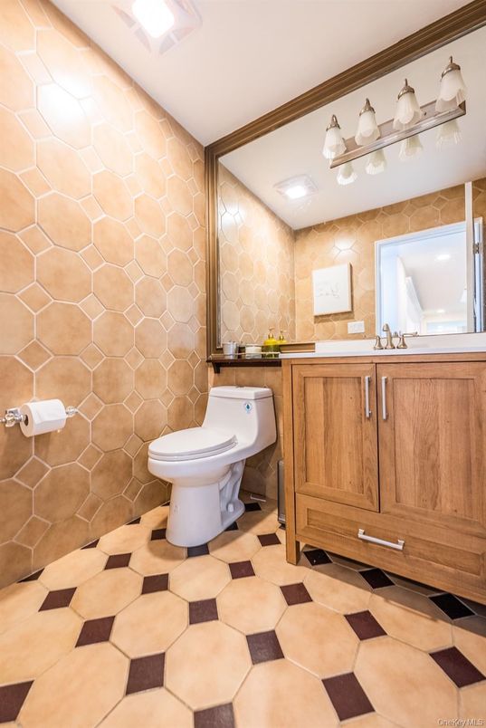 Bathroom, Interior, Recessed Lighting