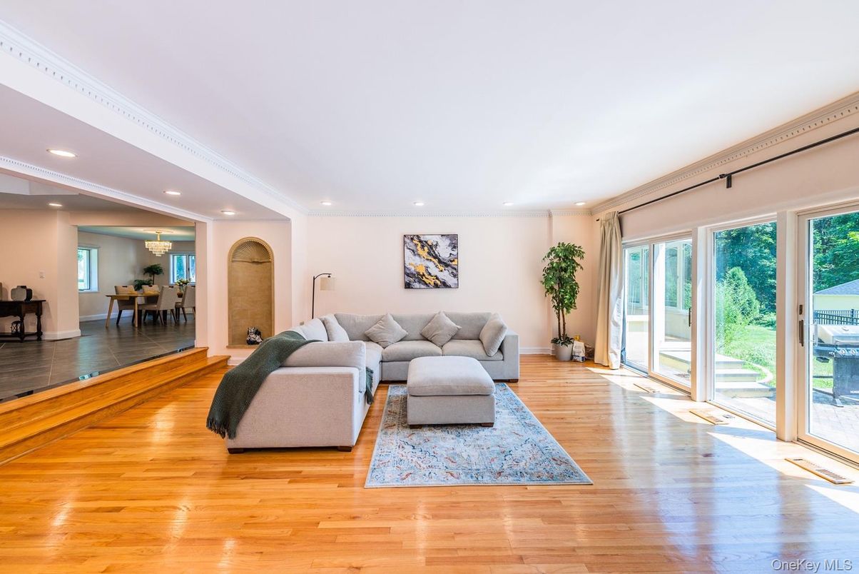 Dining room, Interior, Living room, Recessed Lighting, Wood Texture Flooring
