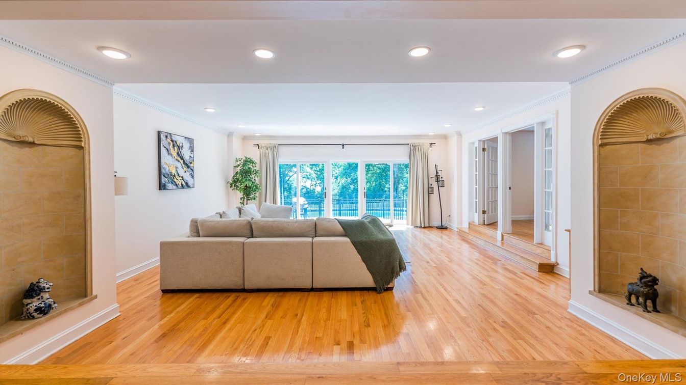 Interior, Living room, Recessed Lighting, Wood Texture Flooring