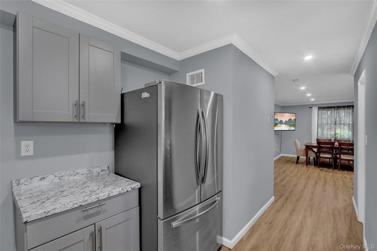 Dining room, Interior, Kitchen, Recessed Lighting, Wood Texture Flooring