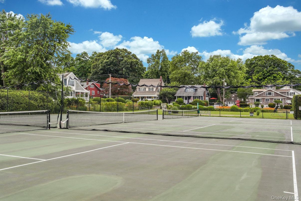 Exterior, Tennis Courts