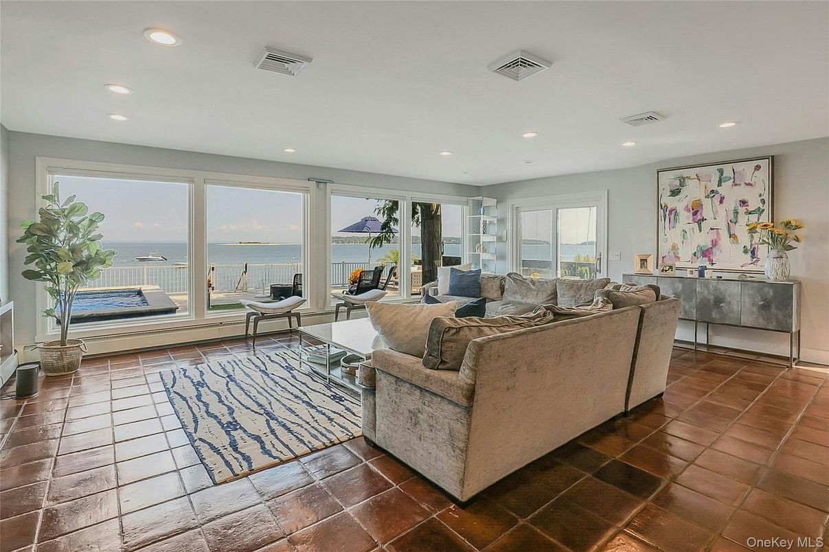 Interior, Living room, Recessed Lighting, Water