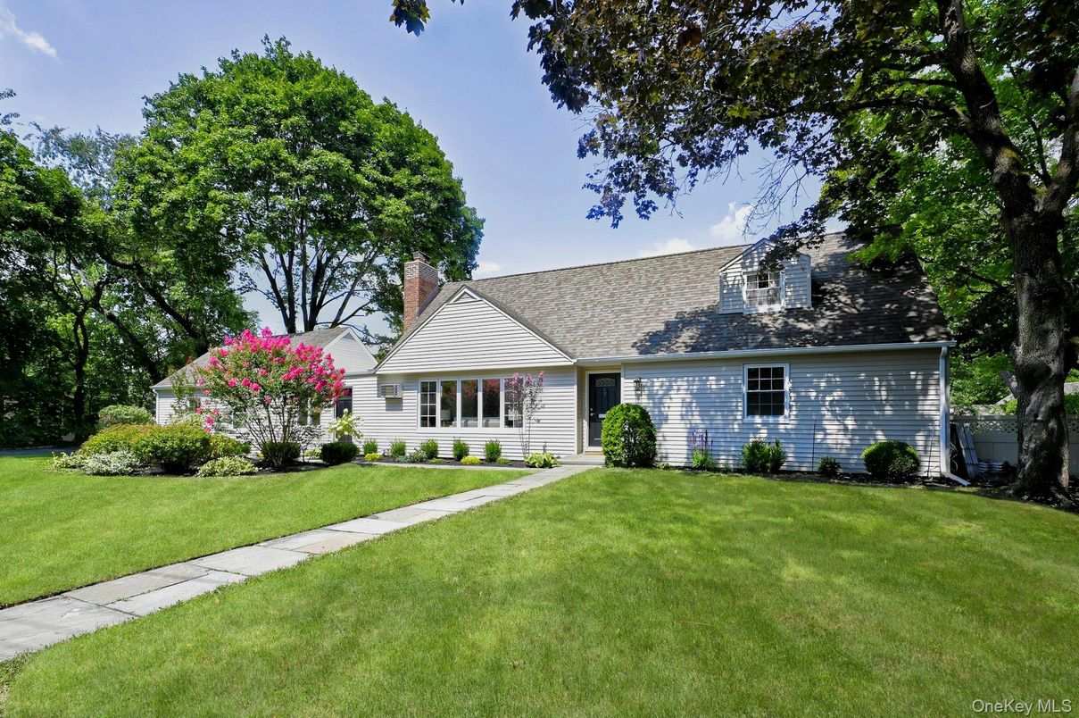Backyard, Exterior, Facade, Cape Cod
