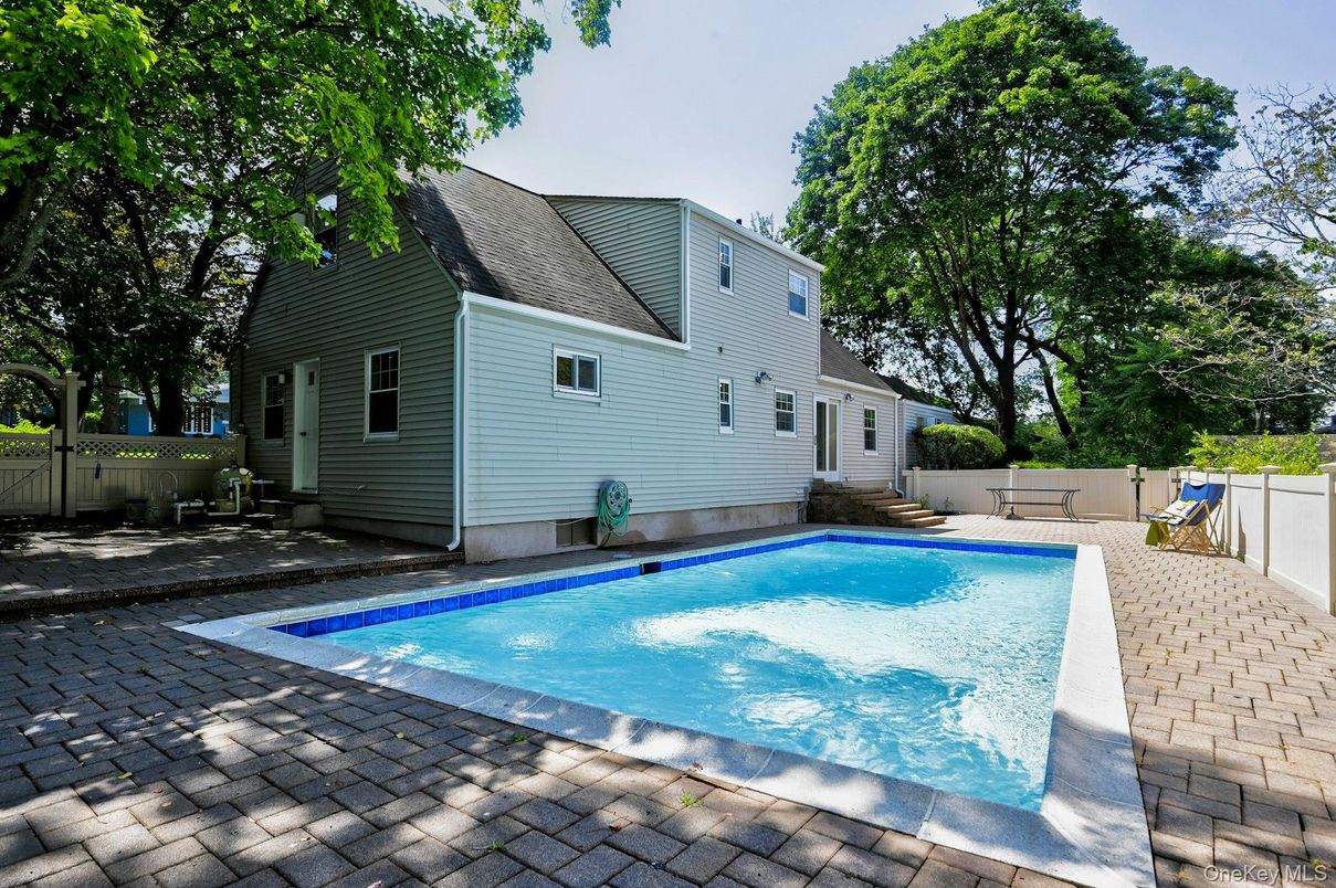 Exterior, Pool