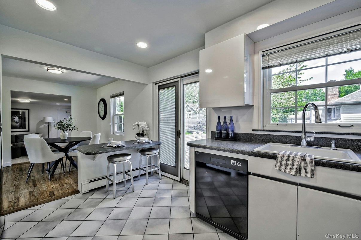 Dining room, Interior, Kitchen, Recessed Lighting