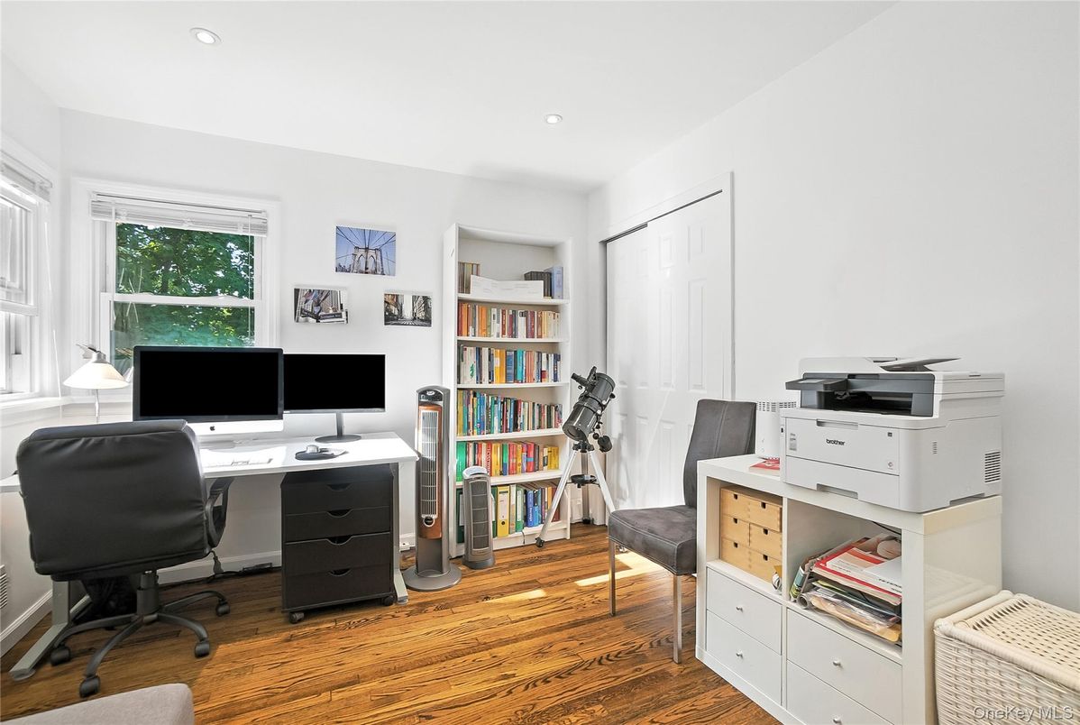 Home Office, Interior, Recessed Lighting, Wood Texture Flooring
