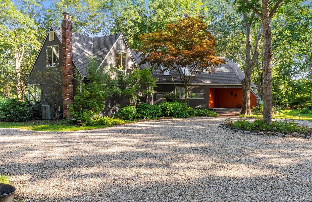 Exterior, Facade, Brick Facade, Tudor Revival