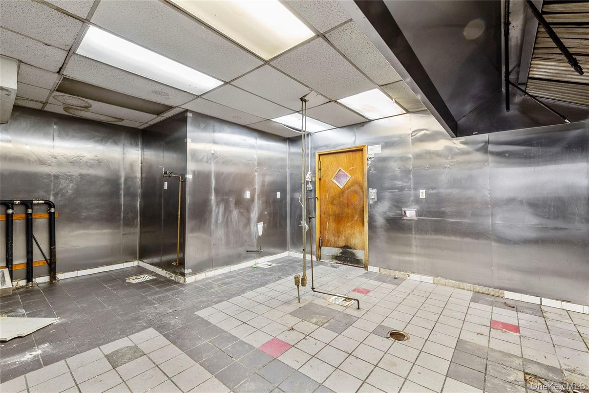 Elevator, Empty room, Interior