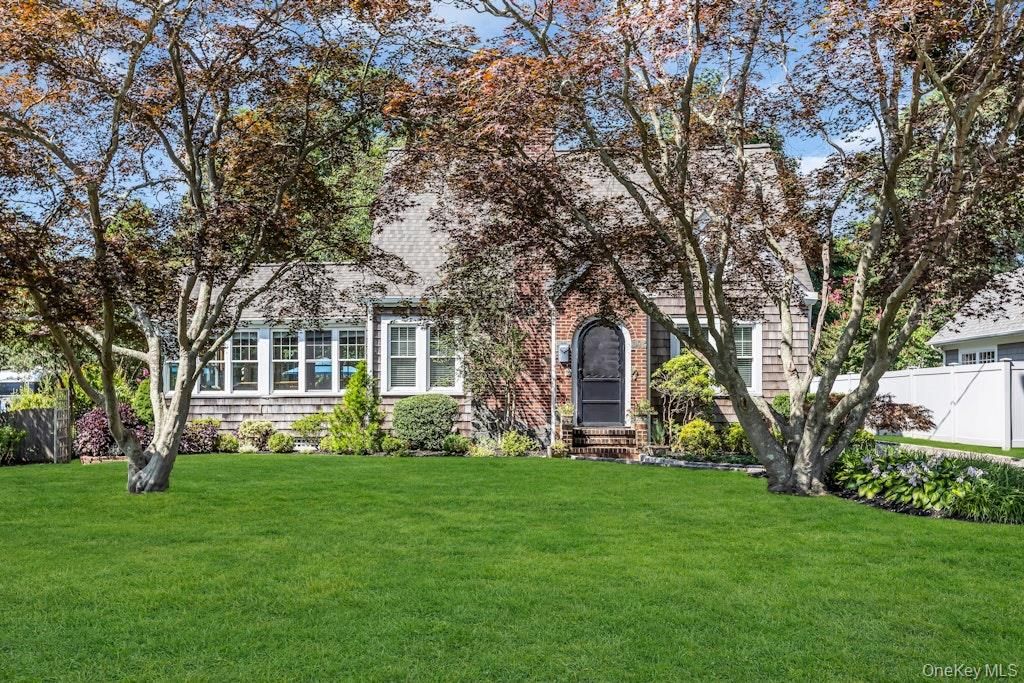 Backyard, Exterior, Facade, Brick Facade, Cape Cod