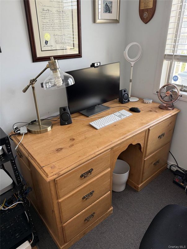 Home Office, Interior