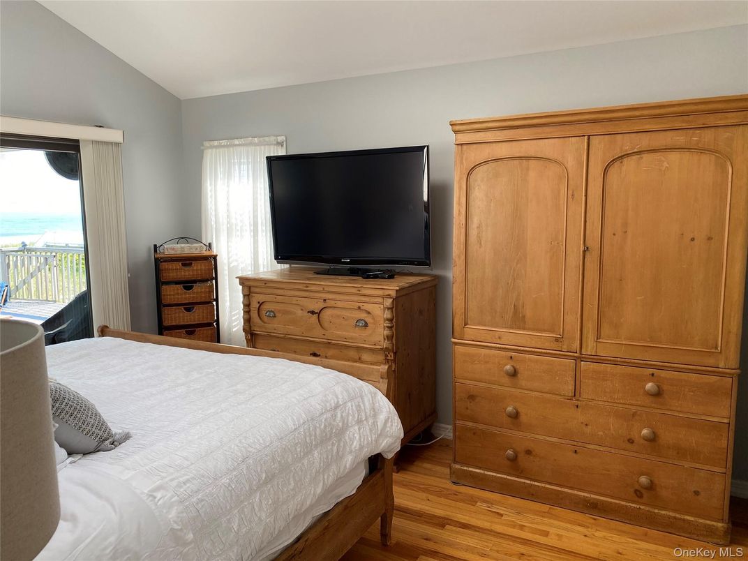 Bedroom, Interior, Water, Wood Texture Flooring