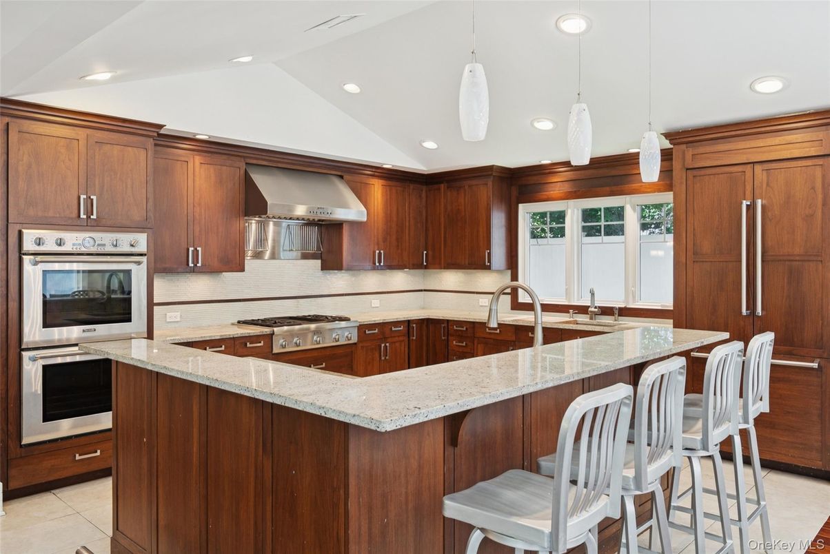 Interior, Kitchen, Pendant Lights, Recessed Lighting, Stainless Steel Appliances