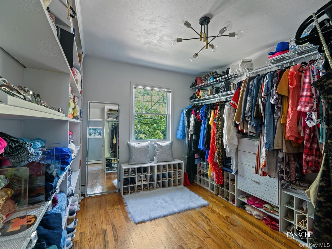 Interior, Pendant Lights, Walk-in Closets, Wood Texture Flooring