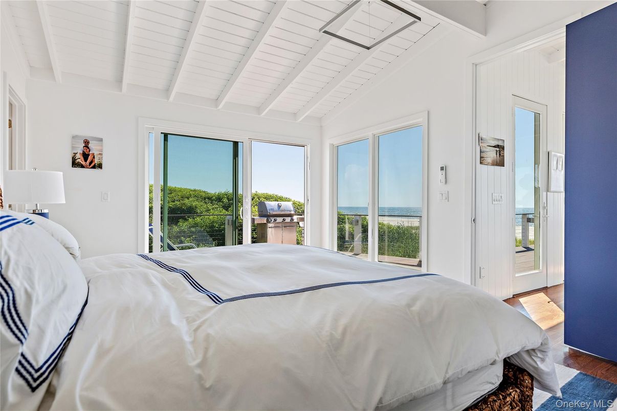 Bedroom, Interior, Water, Wood Texture Flooring