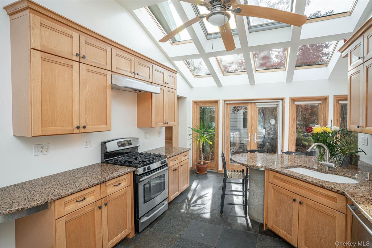 Glass Ceilings, Interior, Kitchen, Stainless Steel Appliances, Sun Room