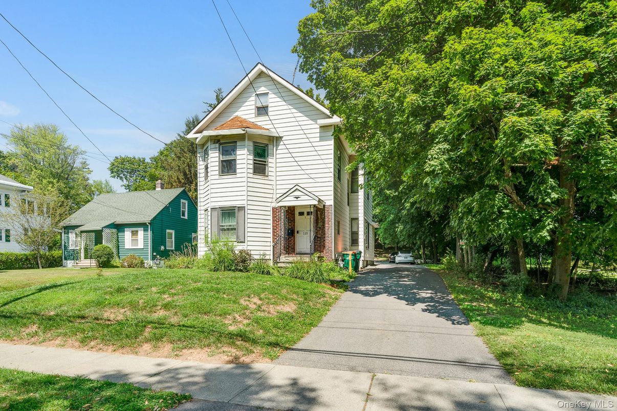 Exterior, Facade, Brick Facade, Queen Anne Victorian