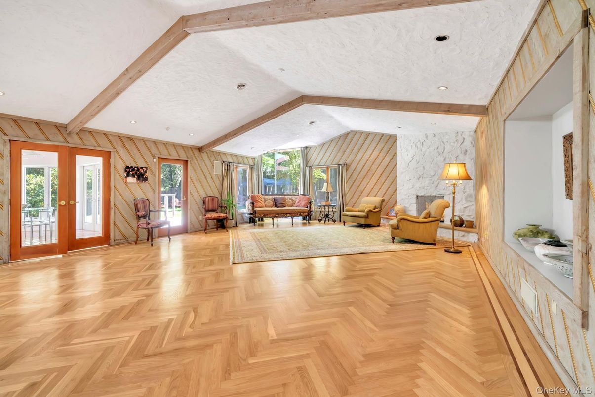 Interior, Living room, Recessed Lighting, Wooden Beams, Wood Texture Flooring