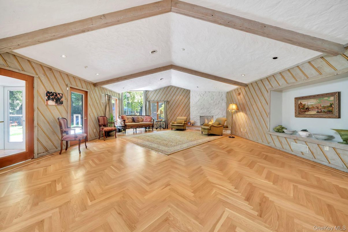 Interior, Living room, Recessed Lighting, Wooden Beams, Wood Texture Flooring