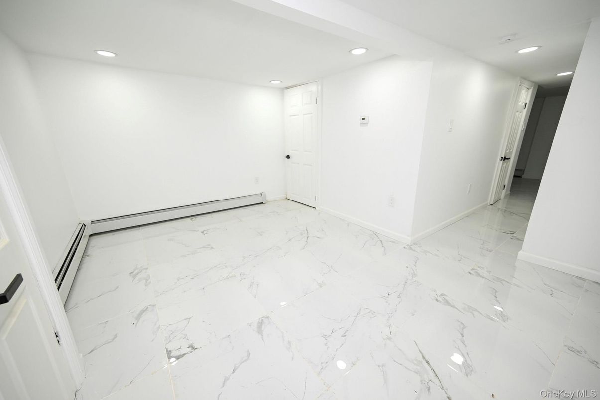 Empty room, Interior, Marble, Recessed Lighting