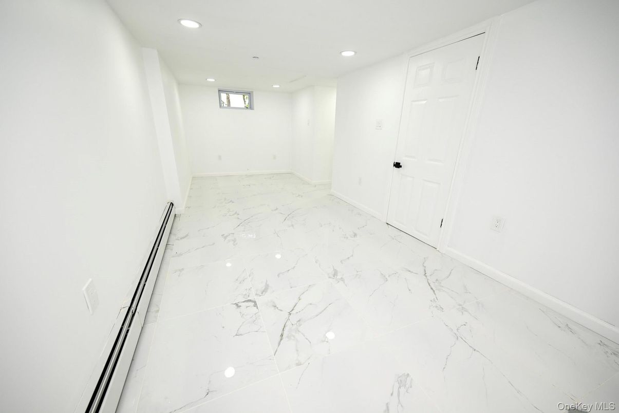 Empty room, Interior, Marble, Recessed Lighting