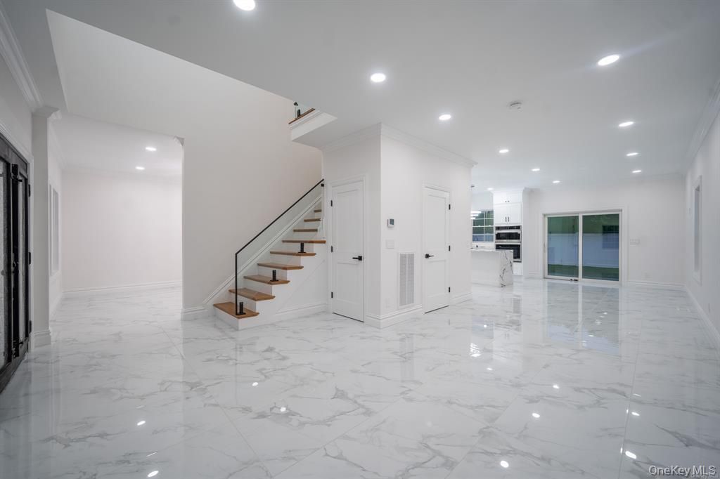 Empty room, Interior, Marble, Recessed Lighting