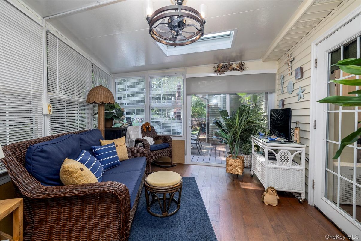 Interior, Living room, Sun Room, Wood Texture Flooring