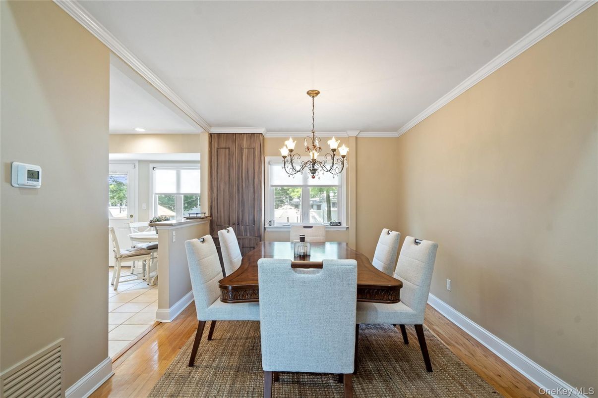 Chandelier, Dining room, Interior, Recessed Lighting, Wood Texture Flooring