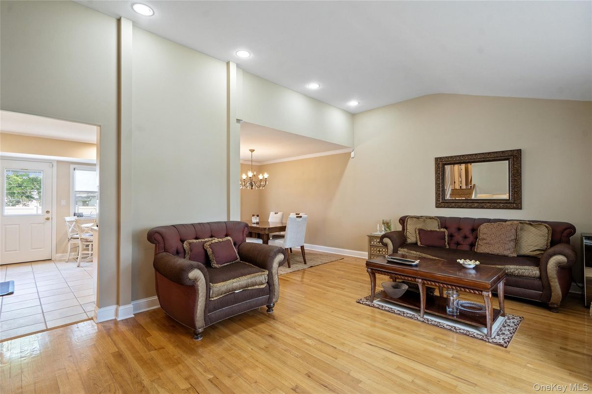 Chandelier, Dining room, Interior, Living room, Recessed Lighting, Wood Texture Flooring