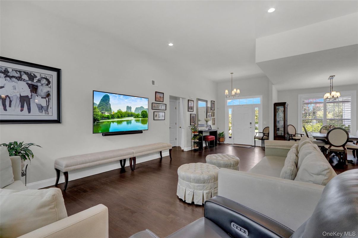 Chandelier, Dining room, Interior, Living room, Pendant Lights, Recessed Lighting, Wood Texture Flooring