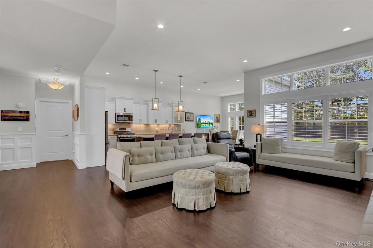 Interior, Kitchen, Living room, Pendant Lights, Recessed Lighting, Stainless Steel Appliances, Wood Texture Flooring