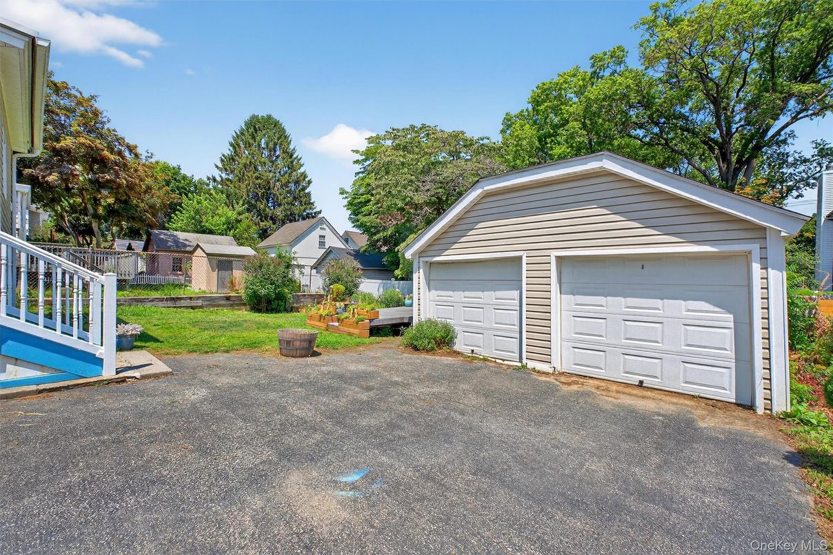 Backyard, Detached Garage, Exterior