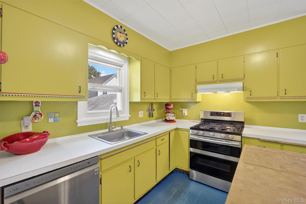 Interior, Kitchen, Stainless Steel Appliances