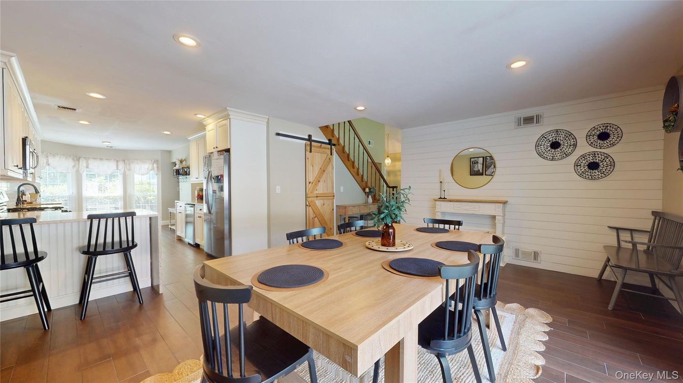 Dining room, Interior, Kitchen, Recessed Lighting, Wood Texture Flooring