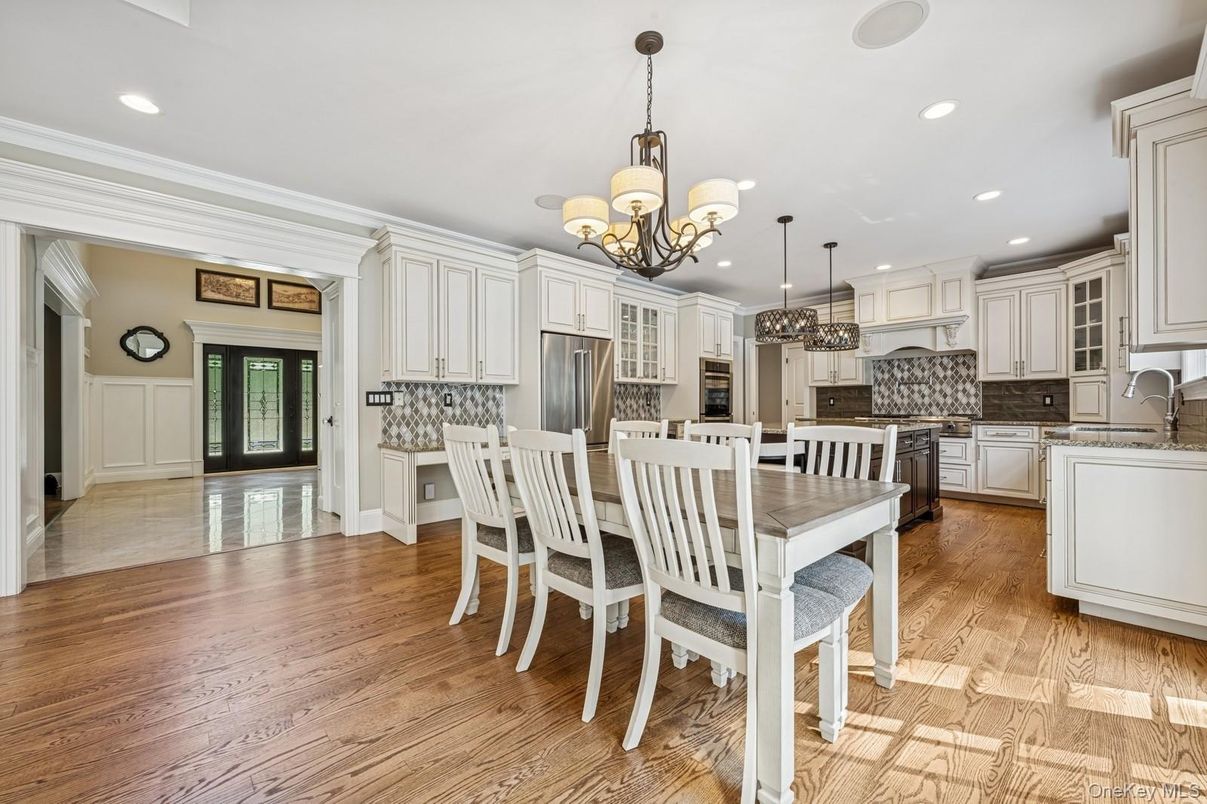Chandelier, Dining room, Interior, Kitchen, Recessed Lighting, Wood Texture Flooring