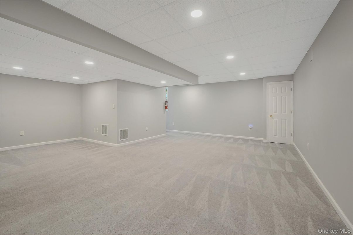 Empty room, Interior, Recessed Lighting