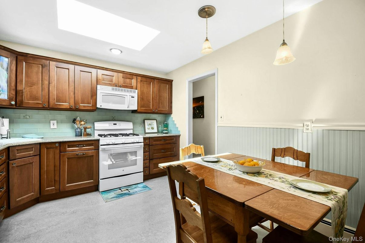 Dining room, Interior, Kitchen, Pendant Lights, Recessed Lighting