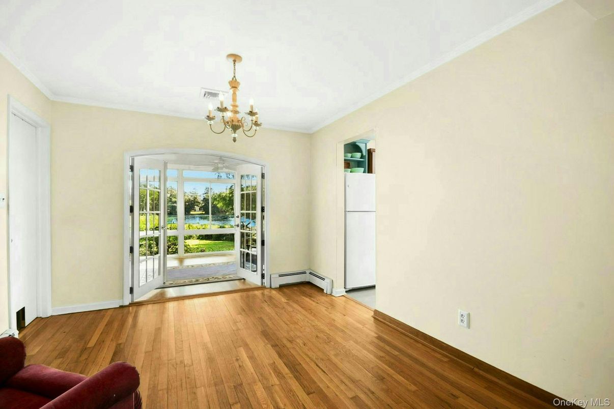 Chandelier, Empty room, Interior, Wood Texture Flooring