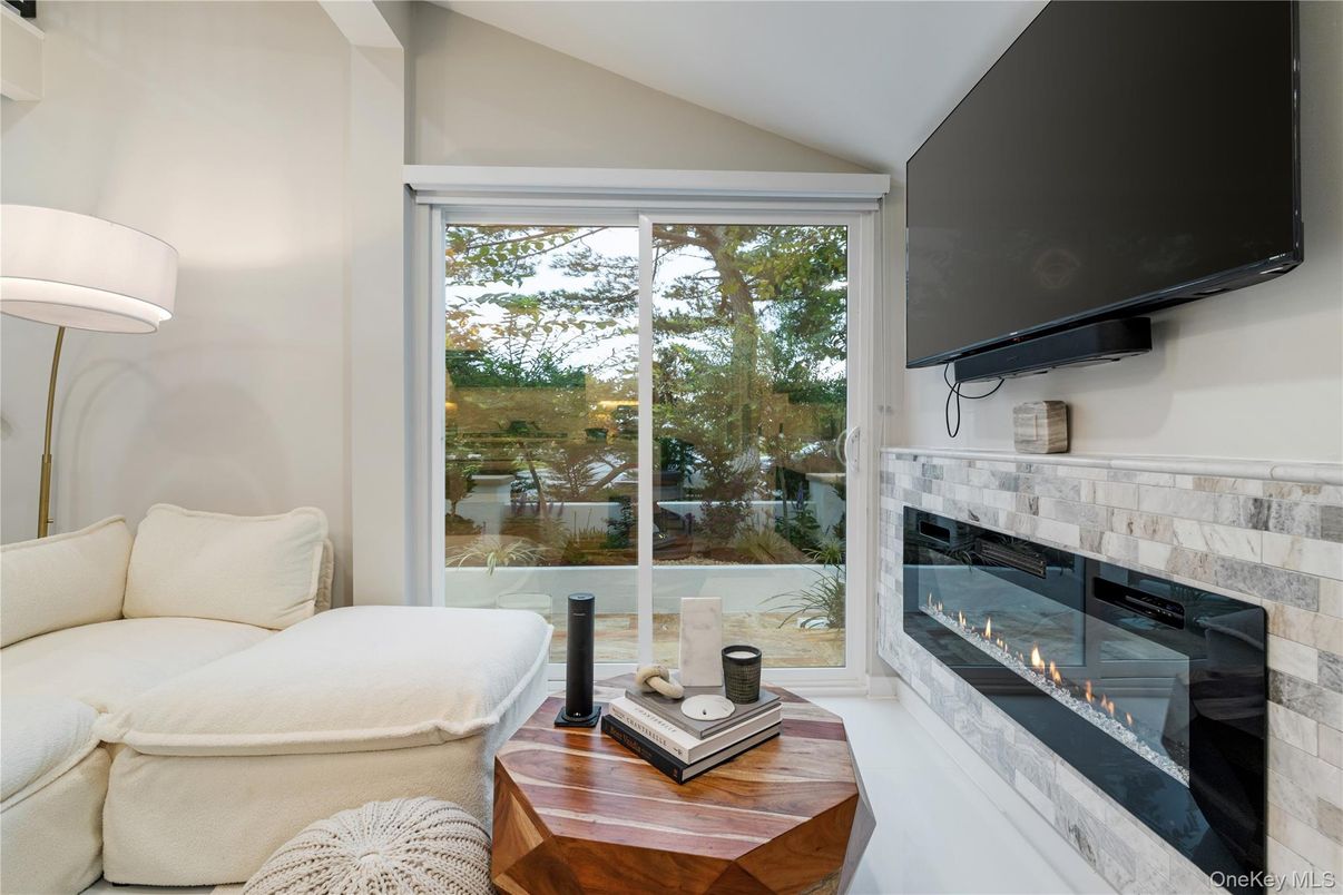 Fireplace, Interior, Water