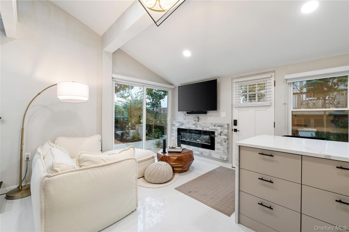 Fireplace, Interior, Living room, Recessed Lighting