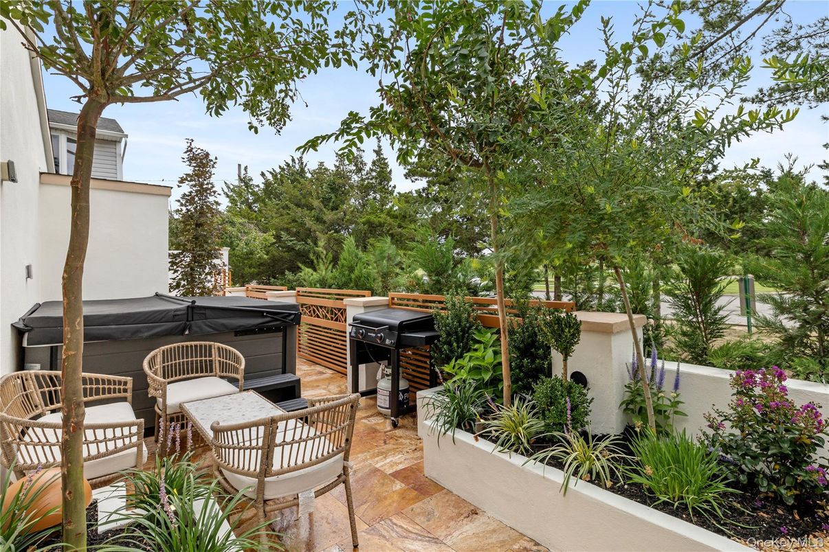 Exterior, Hot Tub