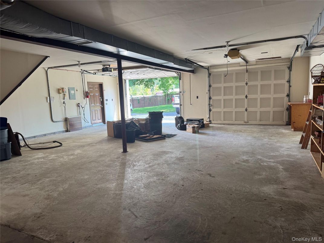 Garage, Interior