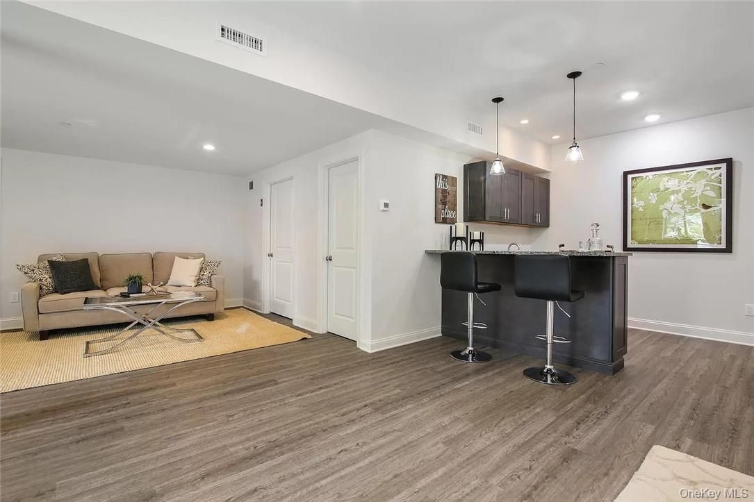 Interior, Pendant Lights, Recessed Lighting, Wood Texture Flooring