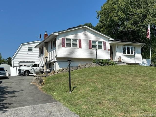 Attached, Backyard, Exterior, Facade, Split Level