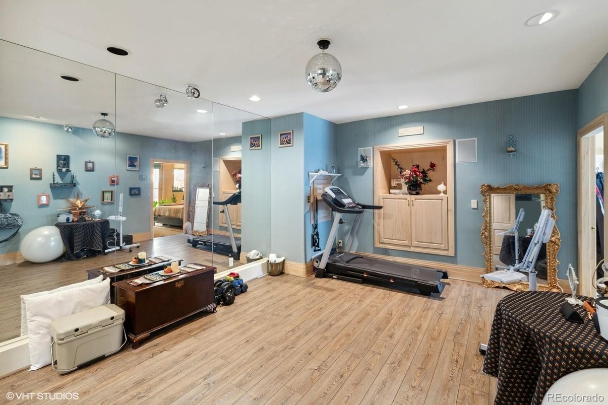 Fitness Equipment, Interior, Recessed Lighting, Wood Texture Flooring