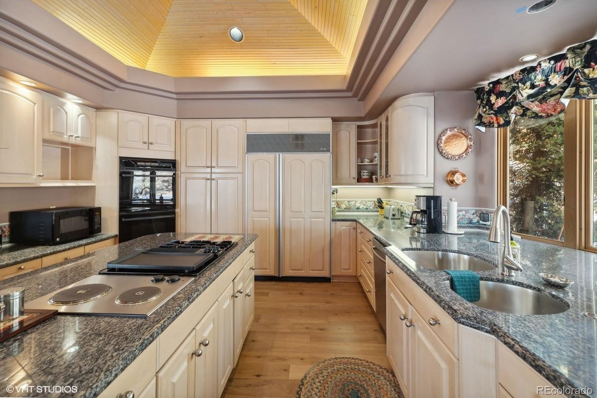 Interior, Kitchen, Recessed Lighting, Wooden Ceilings, Wood Texture Flooring