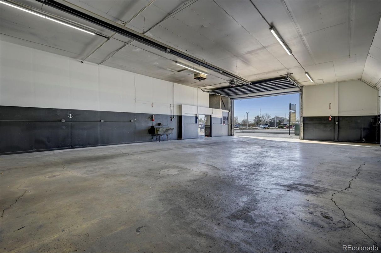 Garage, Interior