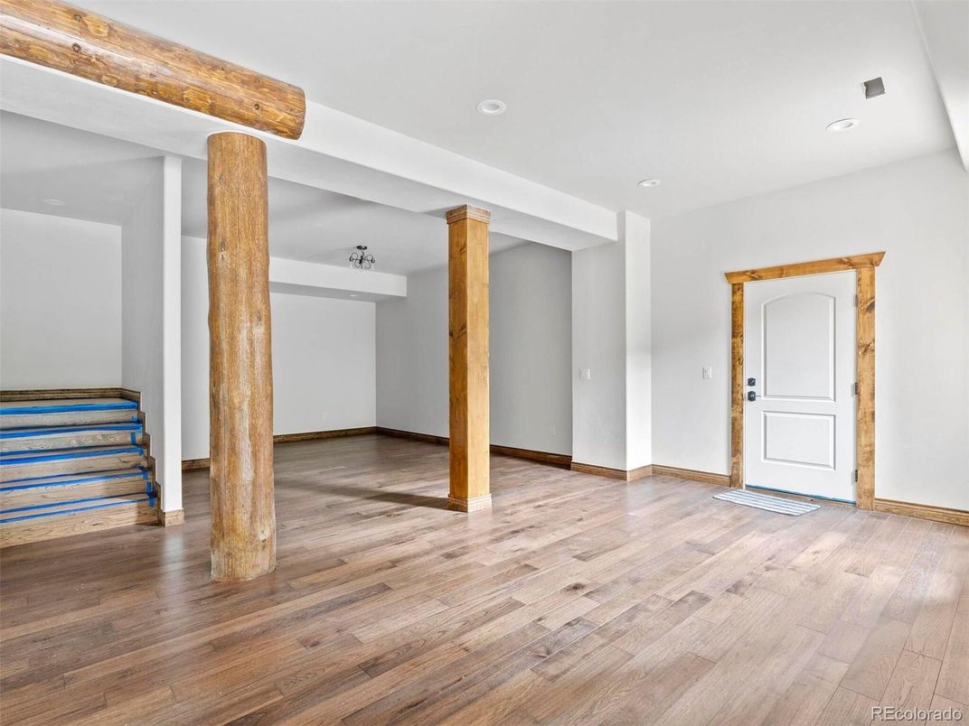 Empty room, Interior, Recessed Lighting, Wooden Beams, Wood Texture Flooring