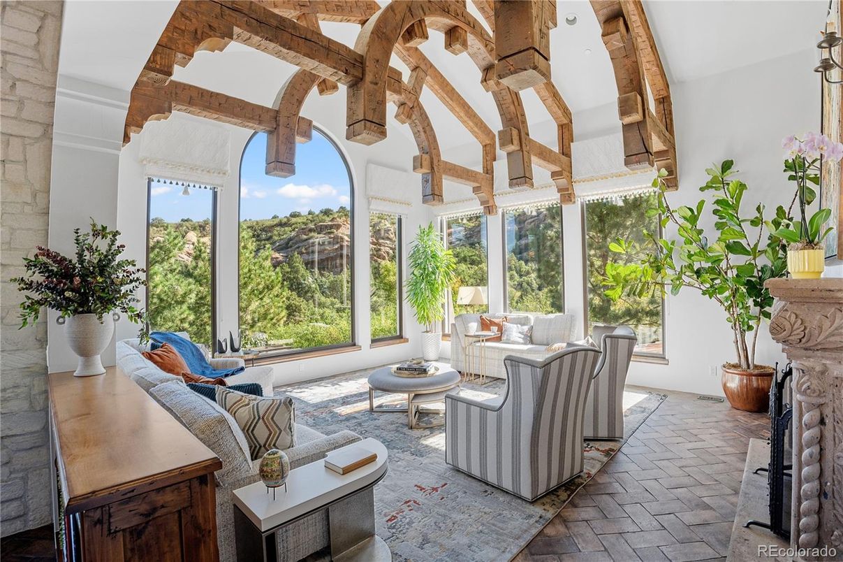 Interior, Living room, Pendant Lights, Wooden Beams