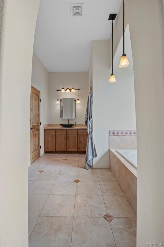 Bathroom, Interior, Pendant Lights