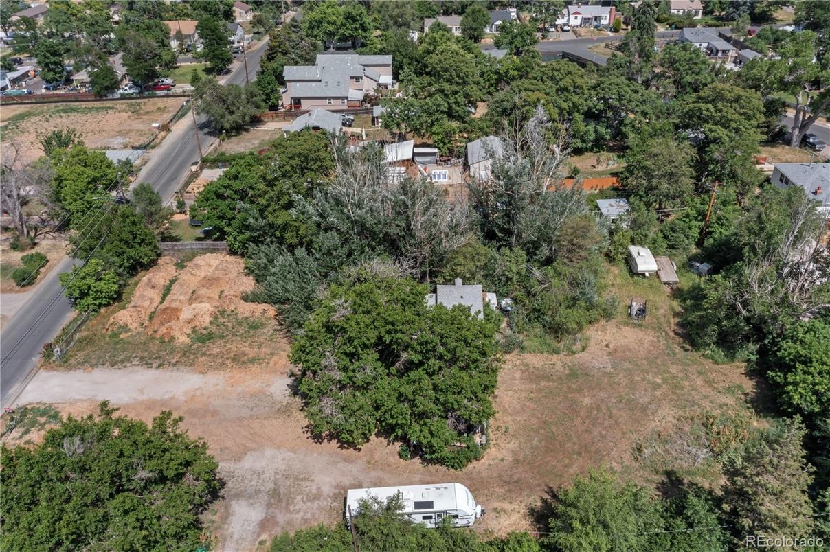 Exterior, Drone